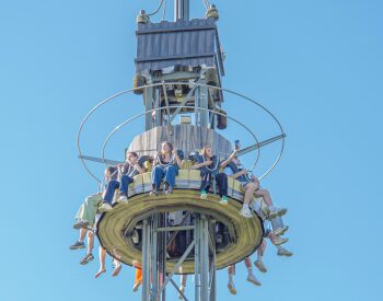 La tour en hauteur, prête à descendre à toute vitesse.